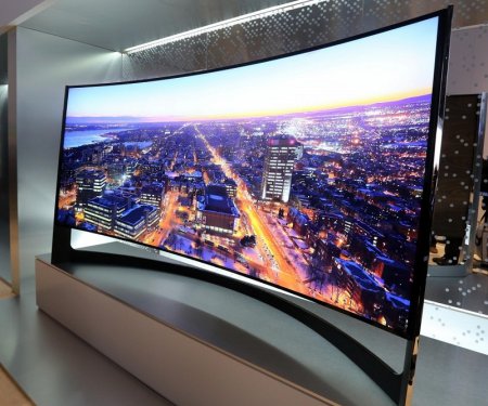 Samsung выпускает гигантский 105” изогнутый телевизор