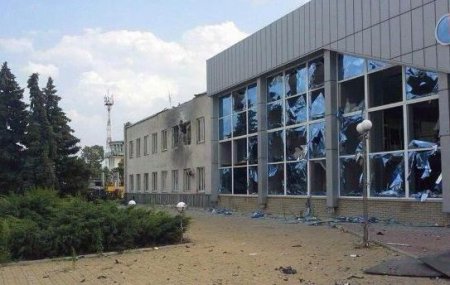 Битва за аэропорт Луганска: сбиты 1 самолет, 2 вертолета, убиты десятки карателей