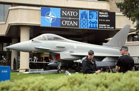 НАТО поможет хунте оружием и военными специалистами