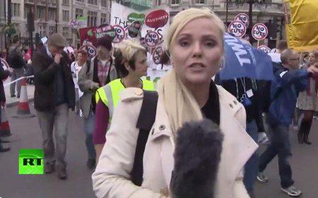 ​В Британии десятки тысяч человек протестуют против низких зарплат