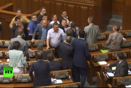 Украинцы изберут депутатов в Верховную раду на ближайшие пять лет