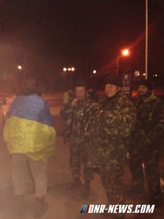 Во Львов в товарных вагонах вернулось 19 военных из АТО. Их никто не встретил