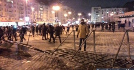 Около ста человек в балаклавах пытались сорвать концерт Ани Лорак в Киеве