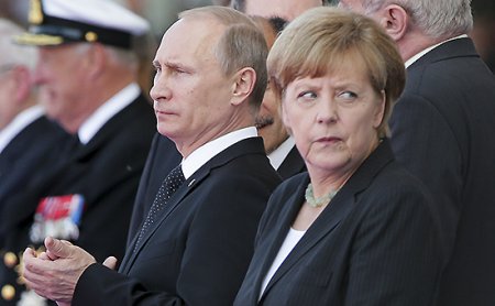 The Times назвала причину охлаждения отношений Меркель и Путина