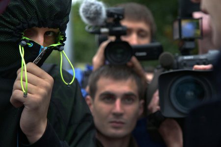 За публикацию экстремистских материалов российским СМИ будет грозить штраф до 1 млн рублей