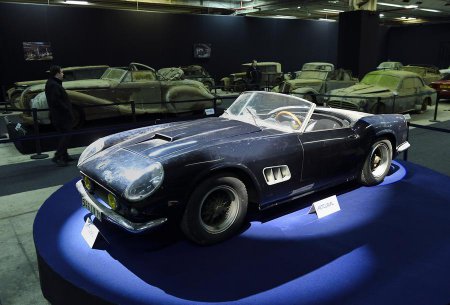 ​На аукционе во Франции продан автомобиль Алена Делона, полвека проржавевший в сарае