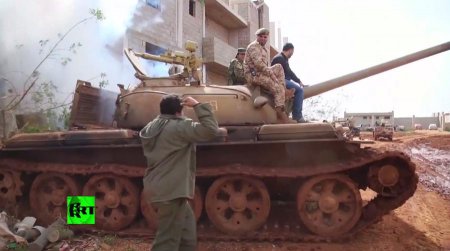 Боевики ИГ продолжают атаковать нефтяные месторождения в Ливии