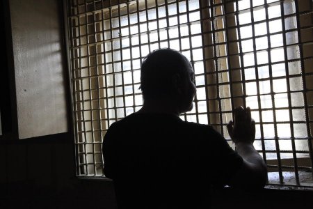 СМИ: С нелегальными телефонными разговорами заключённых будут бороться с помощью новых технологий