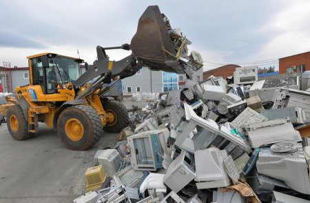 Доклад ООН: Выброшенная электроника - это склад токсичных отходов и драгоце ...