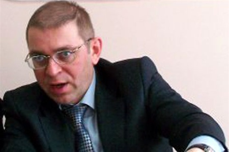 Депутат Добродомов обвинил Пашинского в коррупции