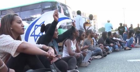 Демонстрация против полицейского произвола в центре Тель-Авива переросла в  ...