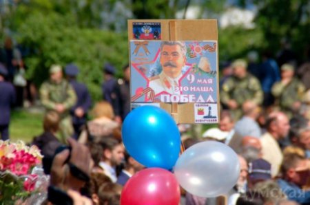 Представителями КПУ помитинговали в Одессе на Алее Славы и прошлись до Куликового поля