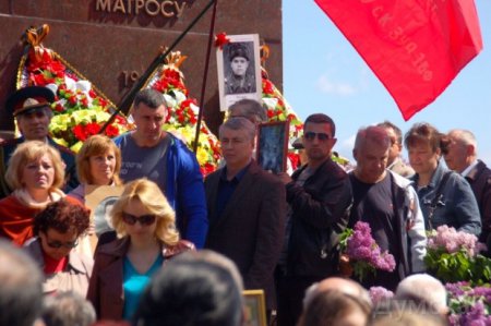 Представителями КПУ помитинговали в Одессе на Алее Славы и прошлись до Куликового поля