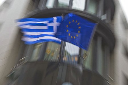 Еврогруппа отказалась продлевать программу поддержки Греции