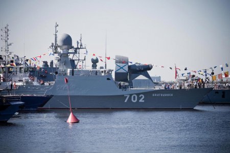 Прибытие двух кораблей ВМС России в иранский порт очень расстраивает США