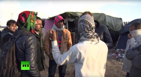 В лагере беженцев в Кале между мигрантами вспыхивают ожесточённые конфликты