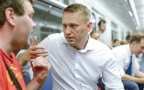 Алексей Навальный опять сбежал от судебных приставов
