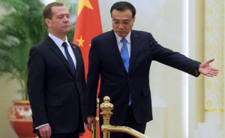 Китай «списывает» российское правительство