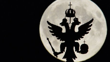 СМИ: Роскосмос отказался от планов пилотируемых полетов на Луну