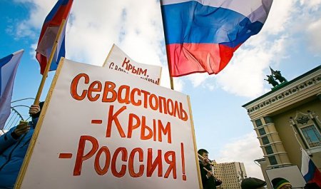 Корвин-Микке: В Киеве должны наконец понять, что никто им Крым не отдаст
