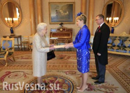 Сеть «взорвали» фотографии посла Украины на приёме у английской королевы (ФОТО)