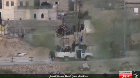 ИГ заявило о захвате техники и оружия в результате атаки египетского блокпоста Ас-Сафа на севере Синая