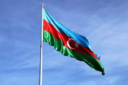 Азербайджан принял решение остановить все военные операции в Карабахе