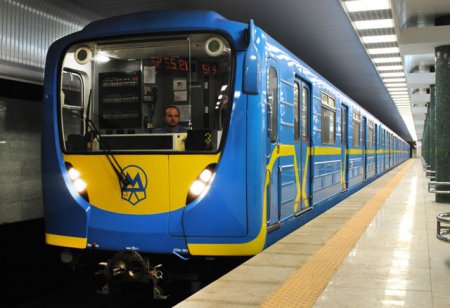 В Киеве хакеры взломали мониторы метро и разместили на них снимки котов