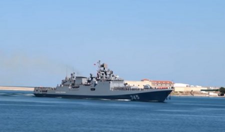 Новейший фрегат "Адмирал Григорович" прибыл в Севастополь