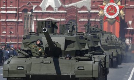Гройсман назвал российские танки одним из трех системных врагов Украины