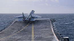 Тяжёлый, надёжный, свой: «Адмирал Кузнецов» заменит в ВМФ корабли типа «Мис ...