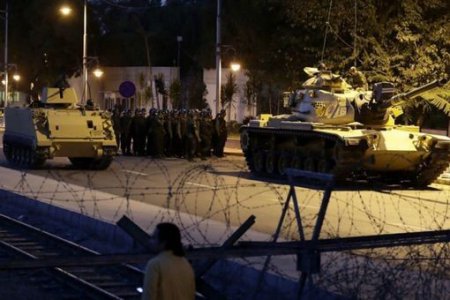 В Турции военный переворот