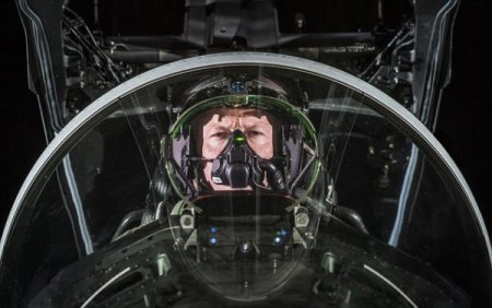 Компания BAE Systems выпустила «самый продвинутый шлём» для летчика-истреби ...