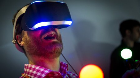 Корпорация Google представит полноценную VR гарнитуру