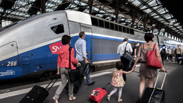 На юге Франции произошло крушение поезда, пострадали около 60 человек