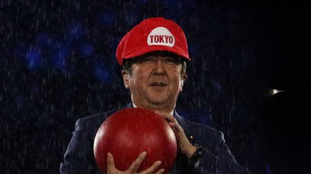 Пользоваетли соцсетей оценили образ премьер-министра Японии на закрытии Олимпиады в Рио
