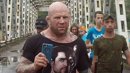 Боец MMA Монсон о посещении Донбасса: Попасть под санкции — честь для меня