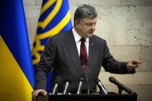 Порошенко пообещал поддерживать развитие спорта в Украине