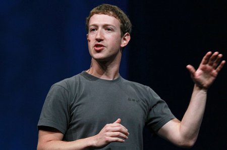 Марк Цукерберг не намерен проводить слияние Facebook Messenger и WhatsApp