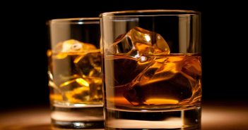 Богомолец: Употребление дешевого алкоголя губит украинцев