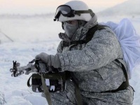 Арктические мотострелки Северного флота впервые высадились на Земле Алексан ...