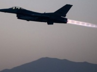 Власти США рассматривают возможность нанесения ударов по базам сирийской ар ...