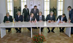 Кравчук, Шушкевич и Бурбулис отмечают в США 25-летие развала СССР