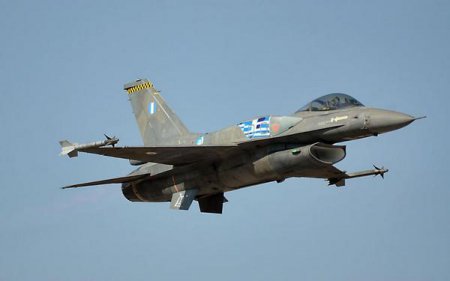 Истребитель ВВС Греции загорелся при взлетё на Крите - Военный Обозреватель