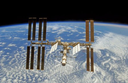 РКС: На МКС в открытом космосе испытают российского микроробота
