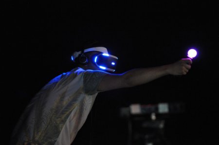 Продажи HTC VR отстают от Oculus Rift и Sony PS VR из-за дороговизны