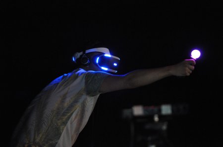 Продажи HTC VR отстают от Oculus Rift и Sony PS VR из-за дороговизны