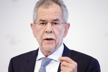 Потомок эмигрантов из России победил на выборах в Австрии
