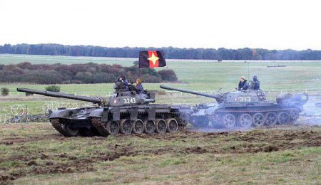 Британские военные на учениях отразили "атаку российских войск" с советскими танками и автоматами Калашникова - Военный Обозреватель