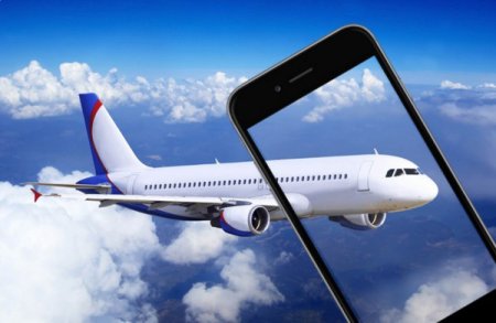 Приморская авиакомпания разрешила использовать телефоны во время взлета и п ...